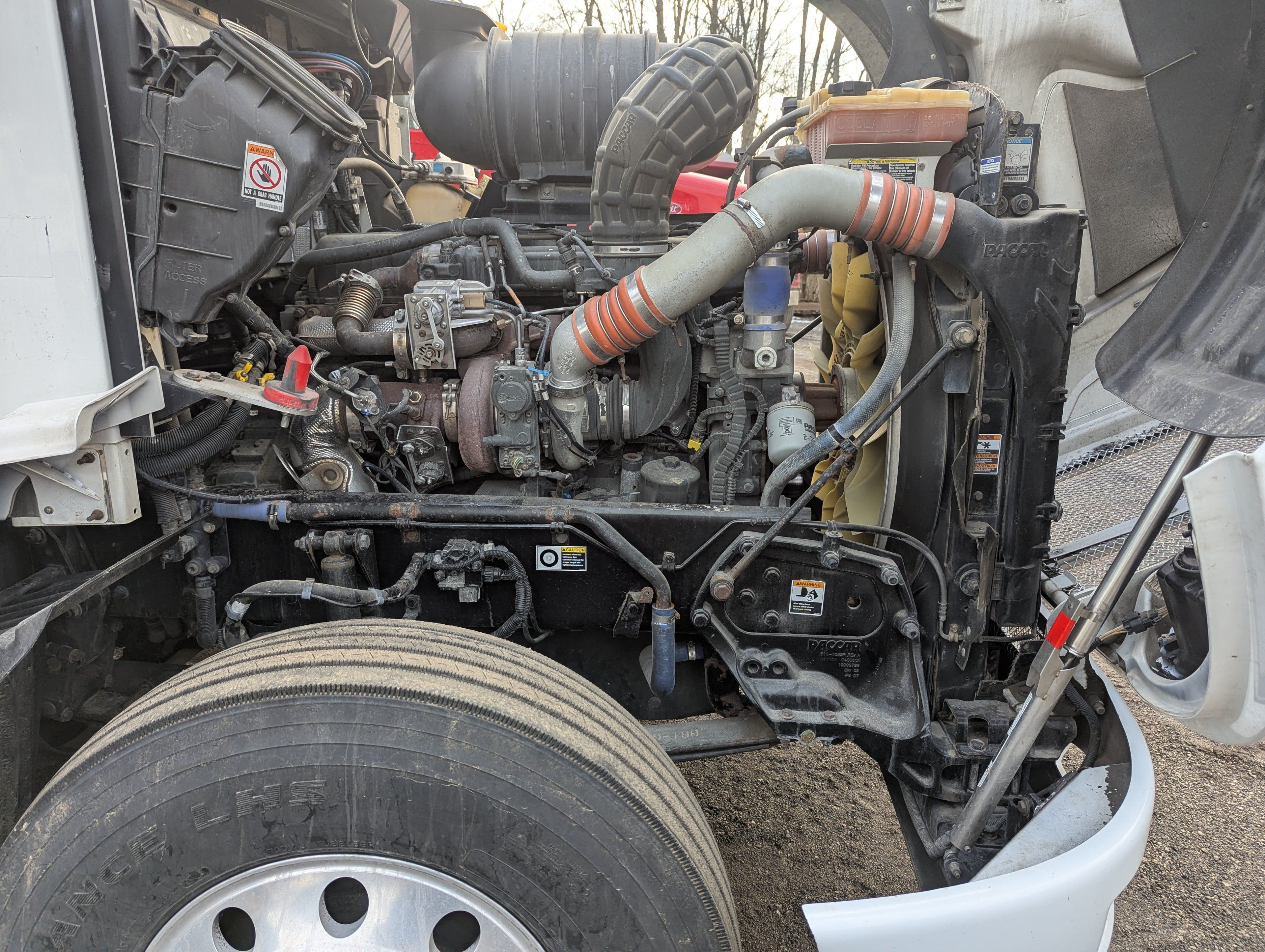 2014 Kenworth T6 Series image 17