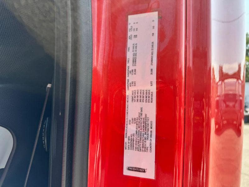 2023 Freightliner Cascadia image 26
