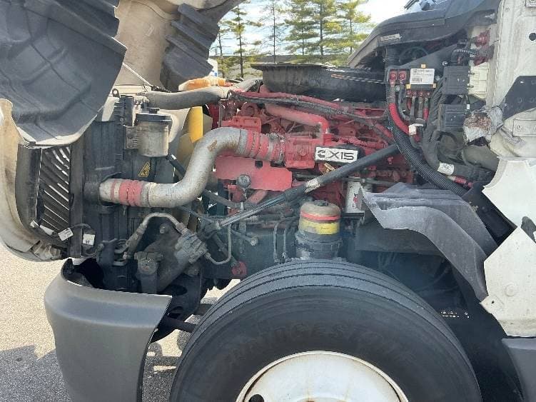 2023 International LT625 Sleeper Semi Truck - 73" Integral Sleeper, Cummins 450HP, 12 Speed Automatic image 8