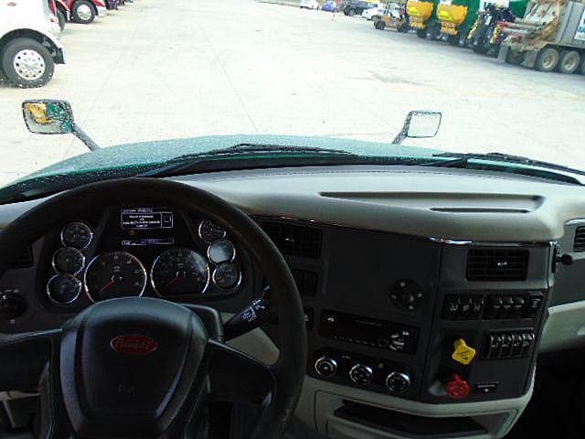 2020 Peterbilt 579 image 5