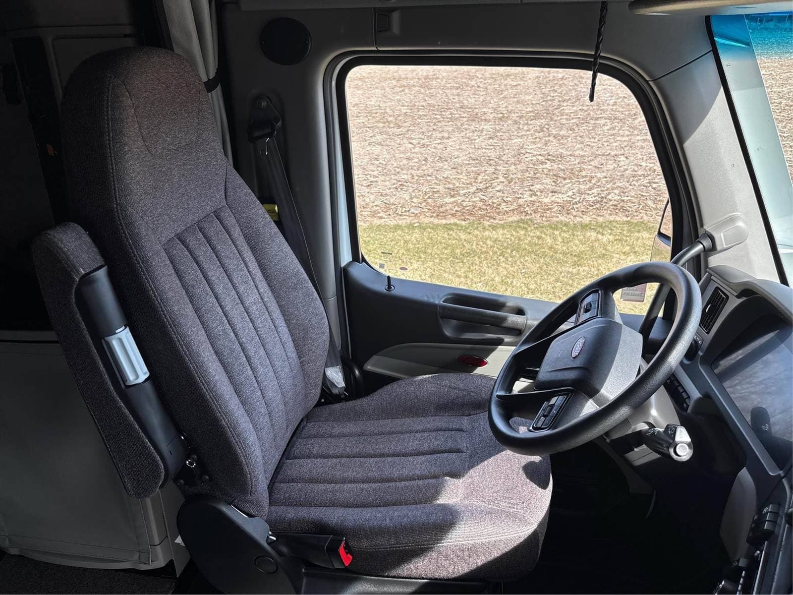 2024 Peterbilt 579 image 14