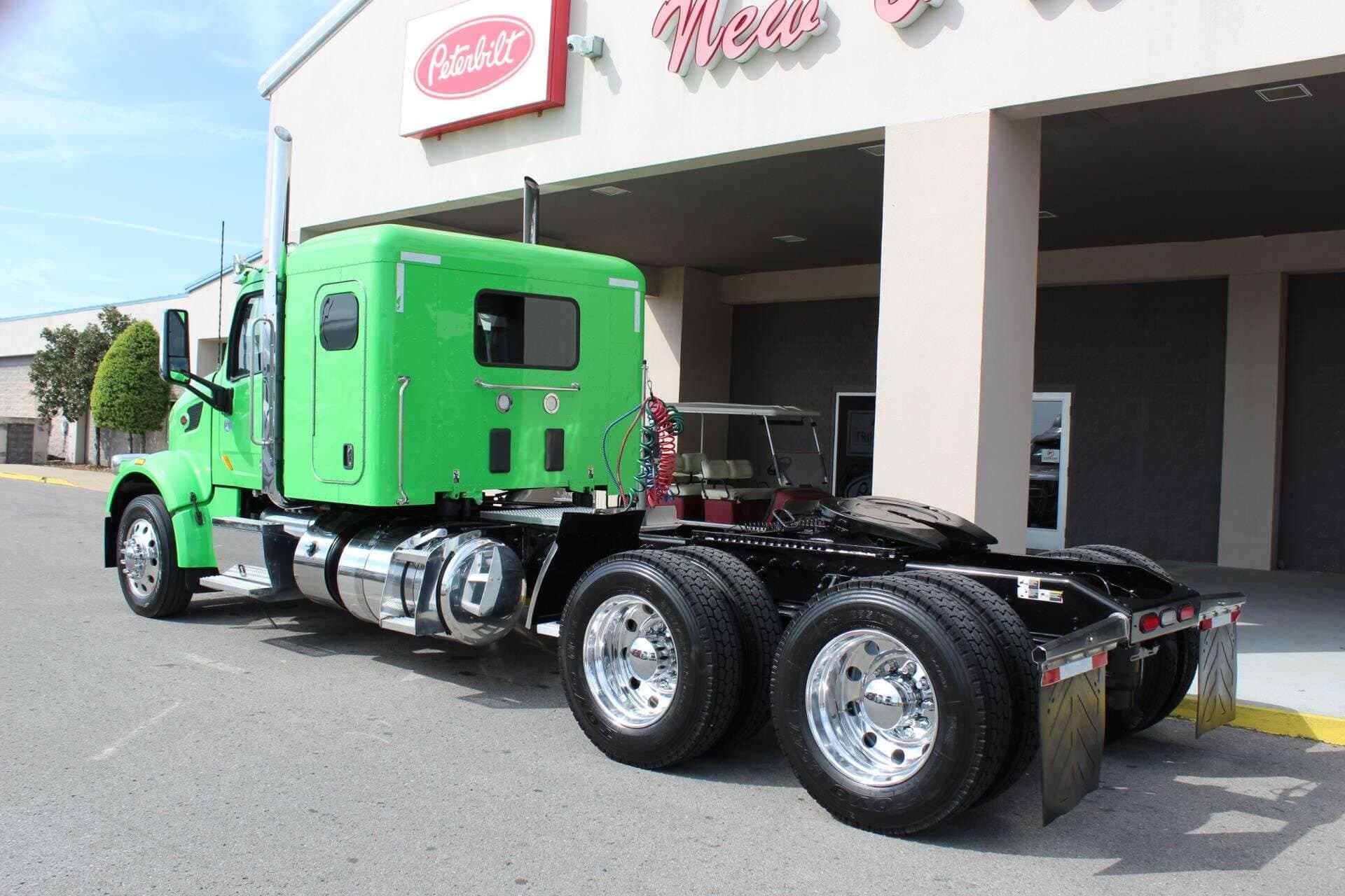 2021 Peterbilt 567 image 8