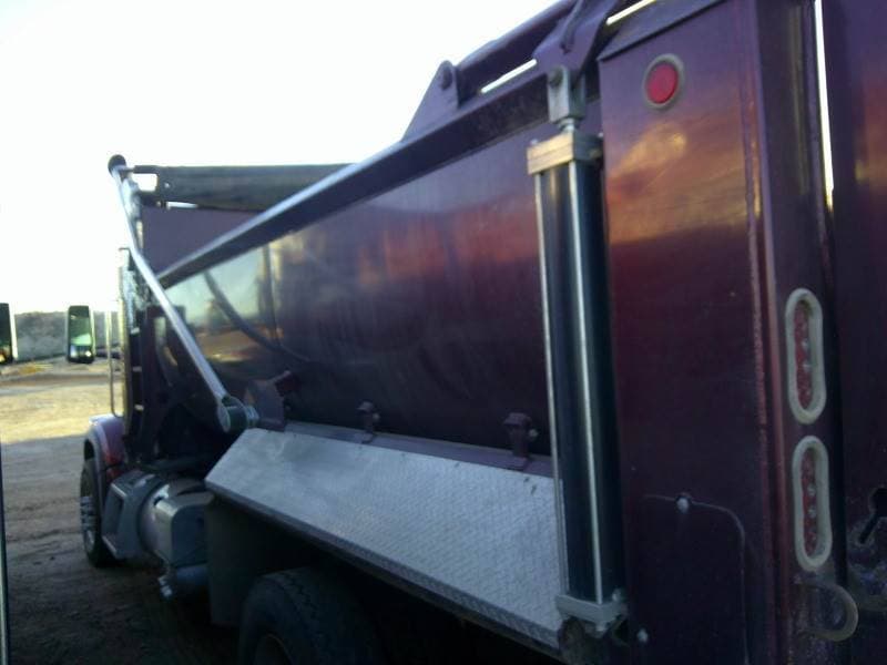2023 Peterbilt 567 image 4