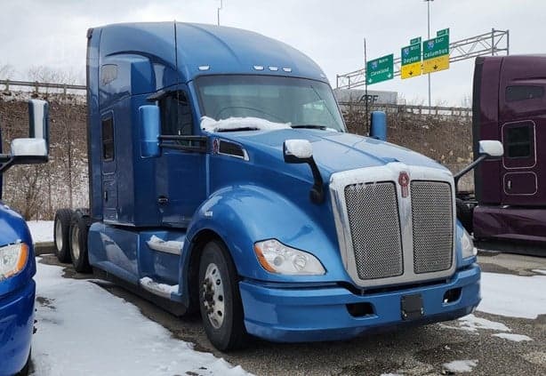2021 Kenworth T680 image 2