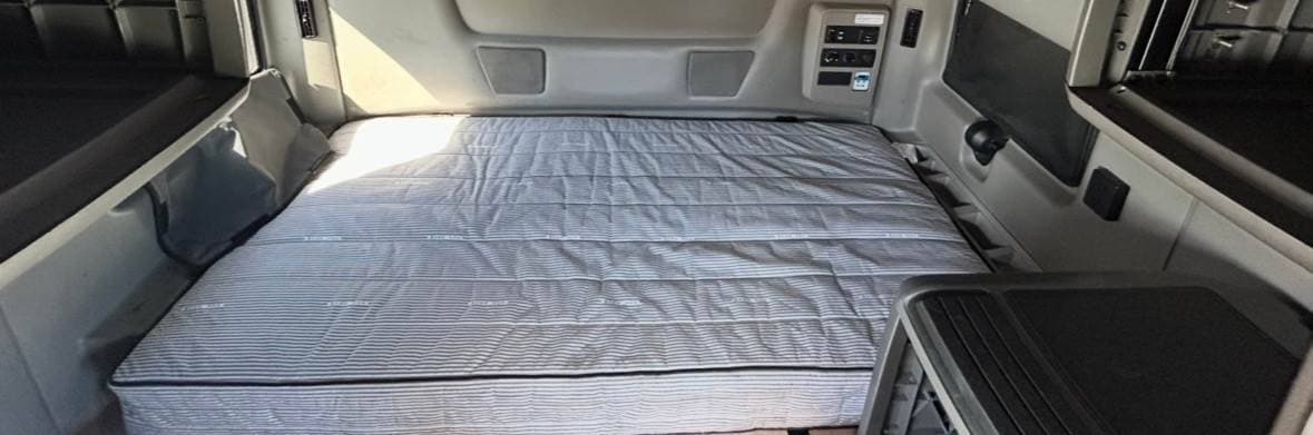 2023 International LT62F image 10
