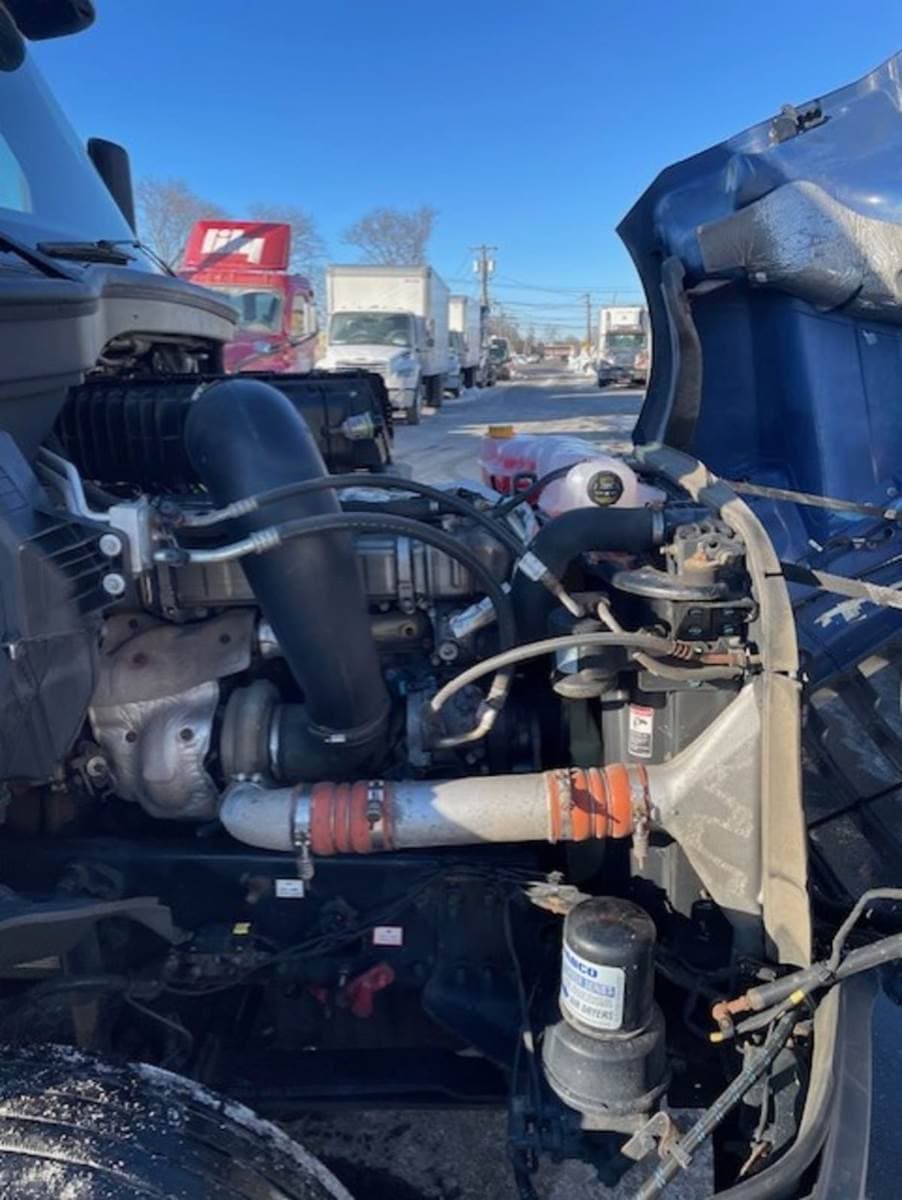 2020 Freightliner Cascadia 126 Sleeper Semi Truck - 72" Condo Sleeper, 505HP, 10 Speed Manual image 9