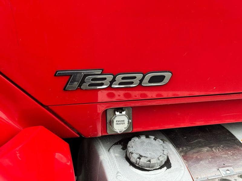 2015 Kenworth T880 image 10