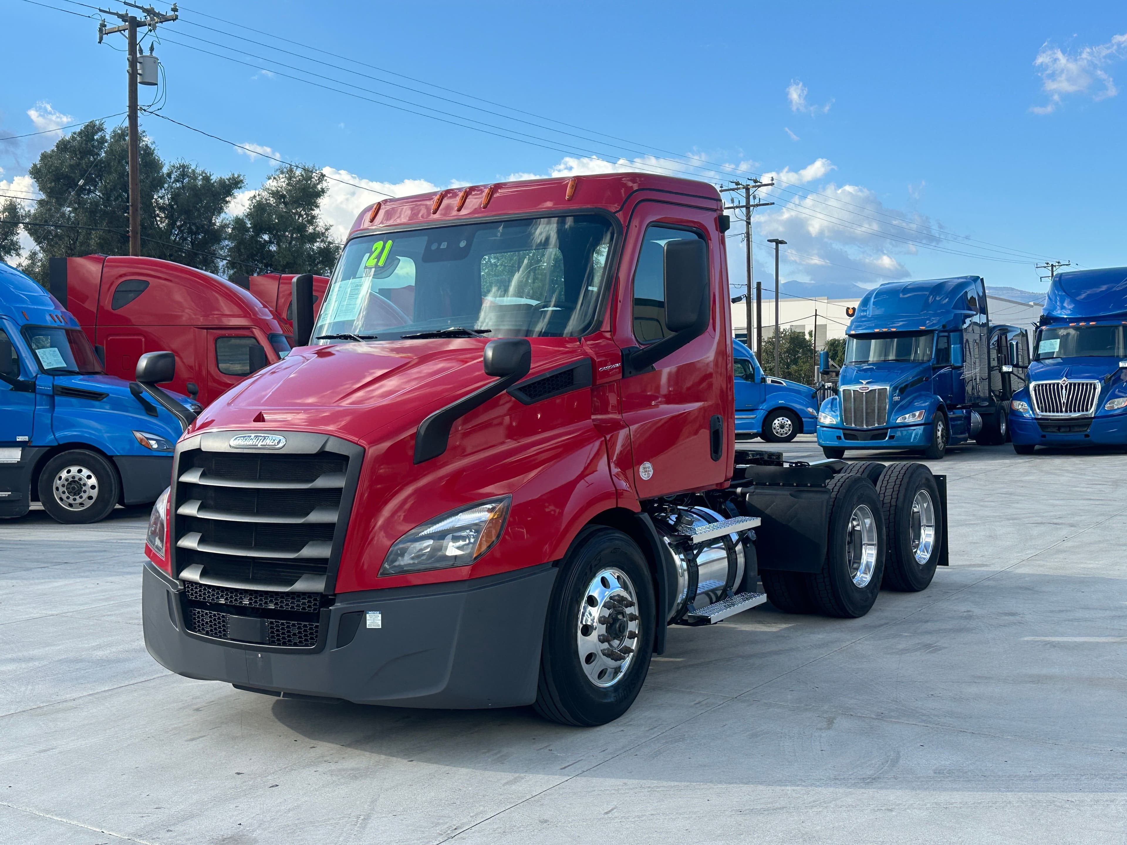 2021 Freightliner Cascadia 116 image 1