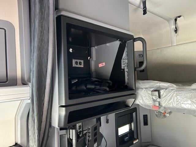 New 2024 MACK ANTHEM Conventional - Sleeper Truck image 6