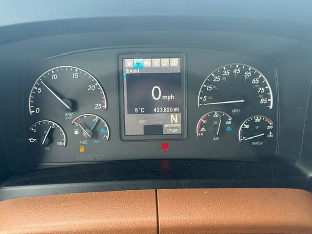 2023 Freightliner Cascadia image 11