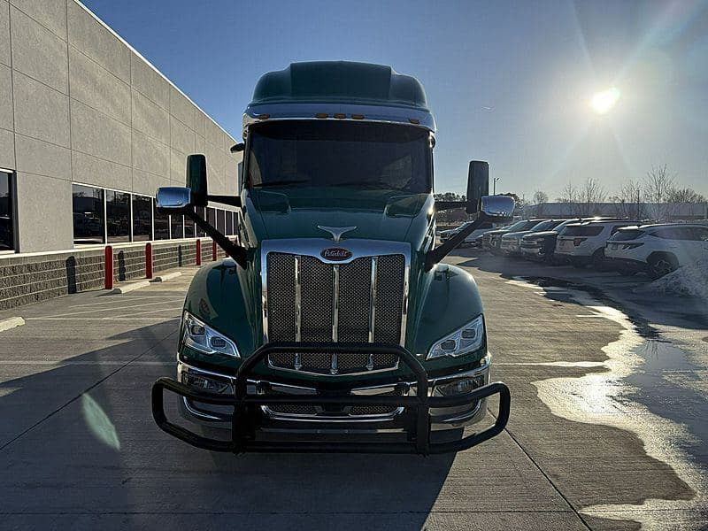 2023 Peterbilt 579 image 5