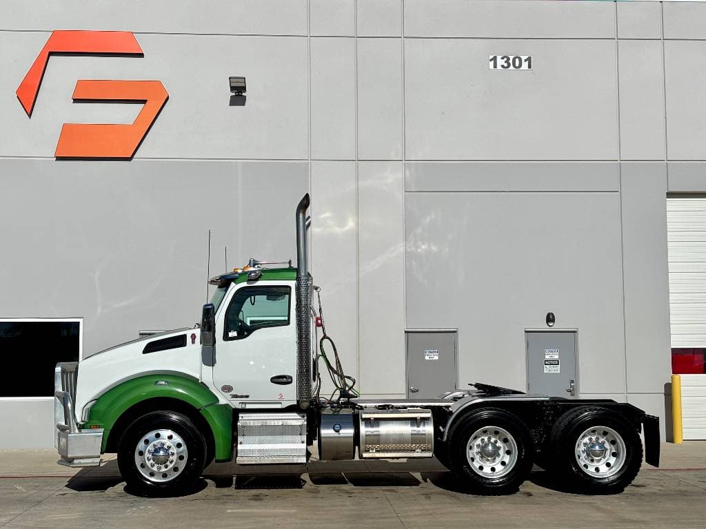 2021 Kenworth T880 image 4