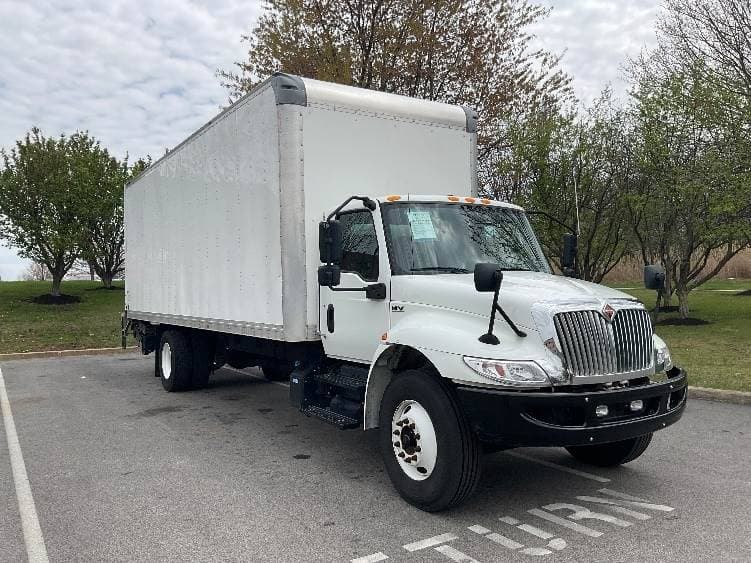 2022 International MV607 Box Truck - 220HP, 6 Speed Automatic, Roll up Door image 1