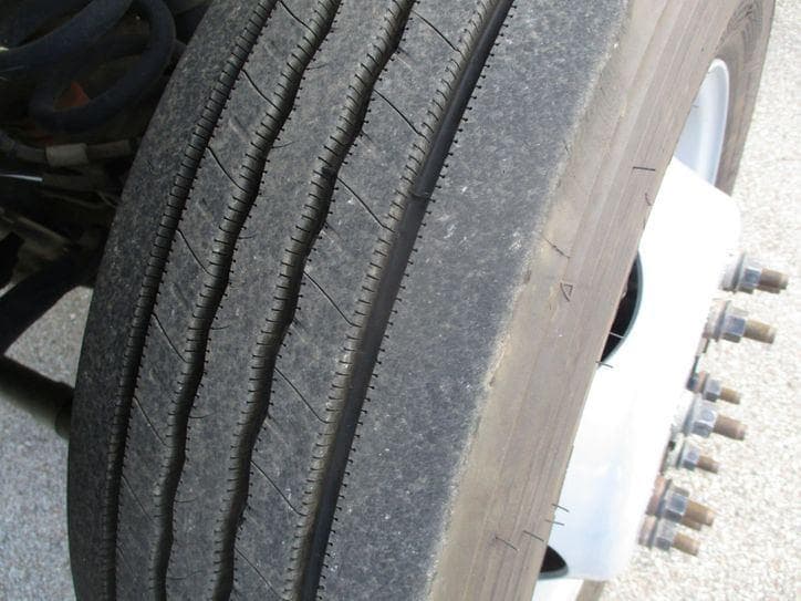 2017 Ford F550 BUCKET TRUCK 4X4 image 30