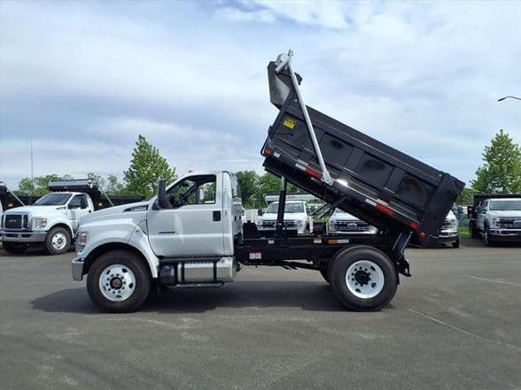 2027 Ford F750 SD image 4