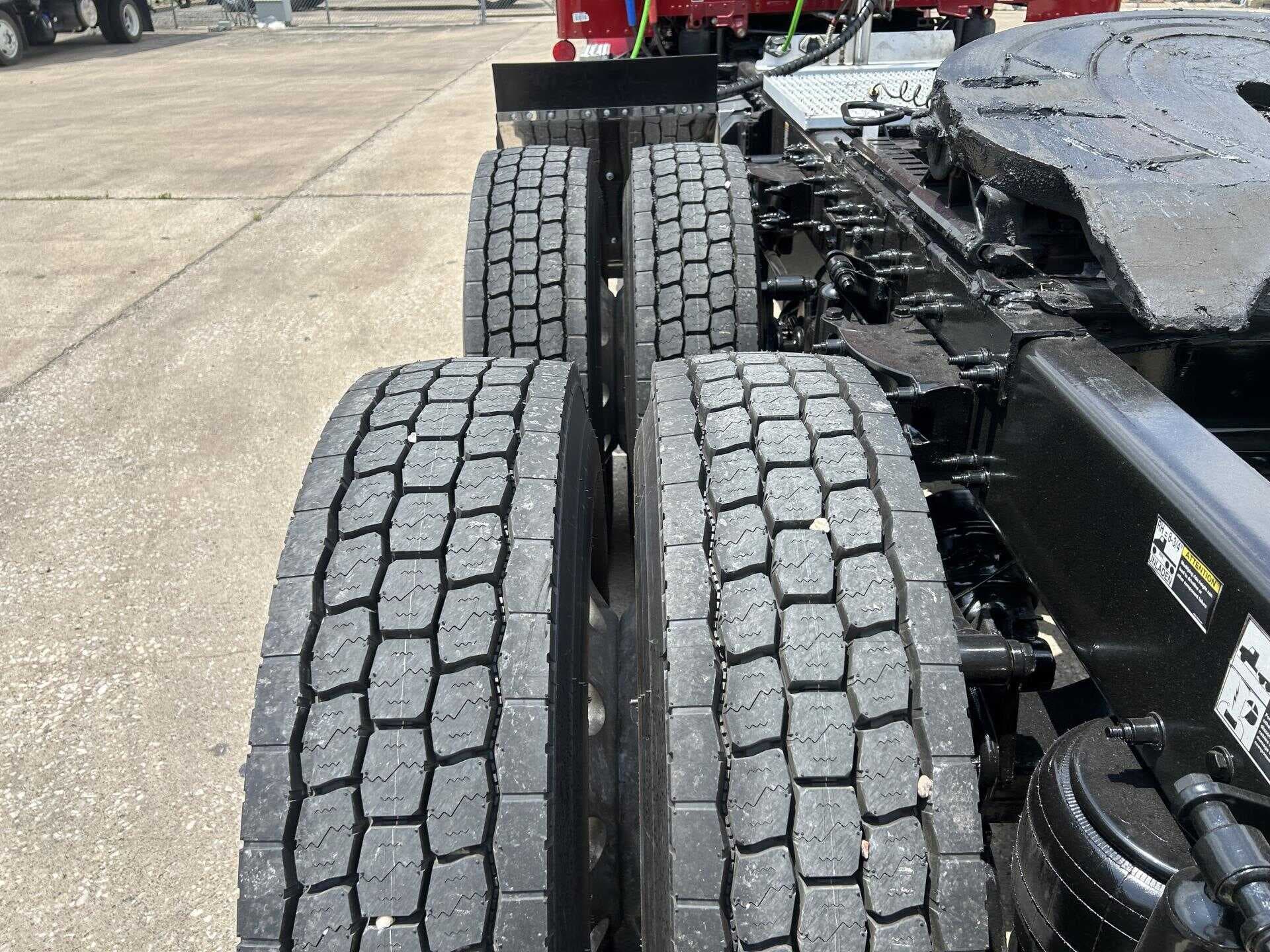 Used 2020 PETERBILT 579 Conventional - Sleeper Truck in Houston, TX image 13