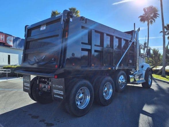 2025 Kenworth T880 image 7