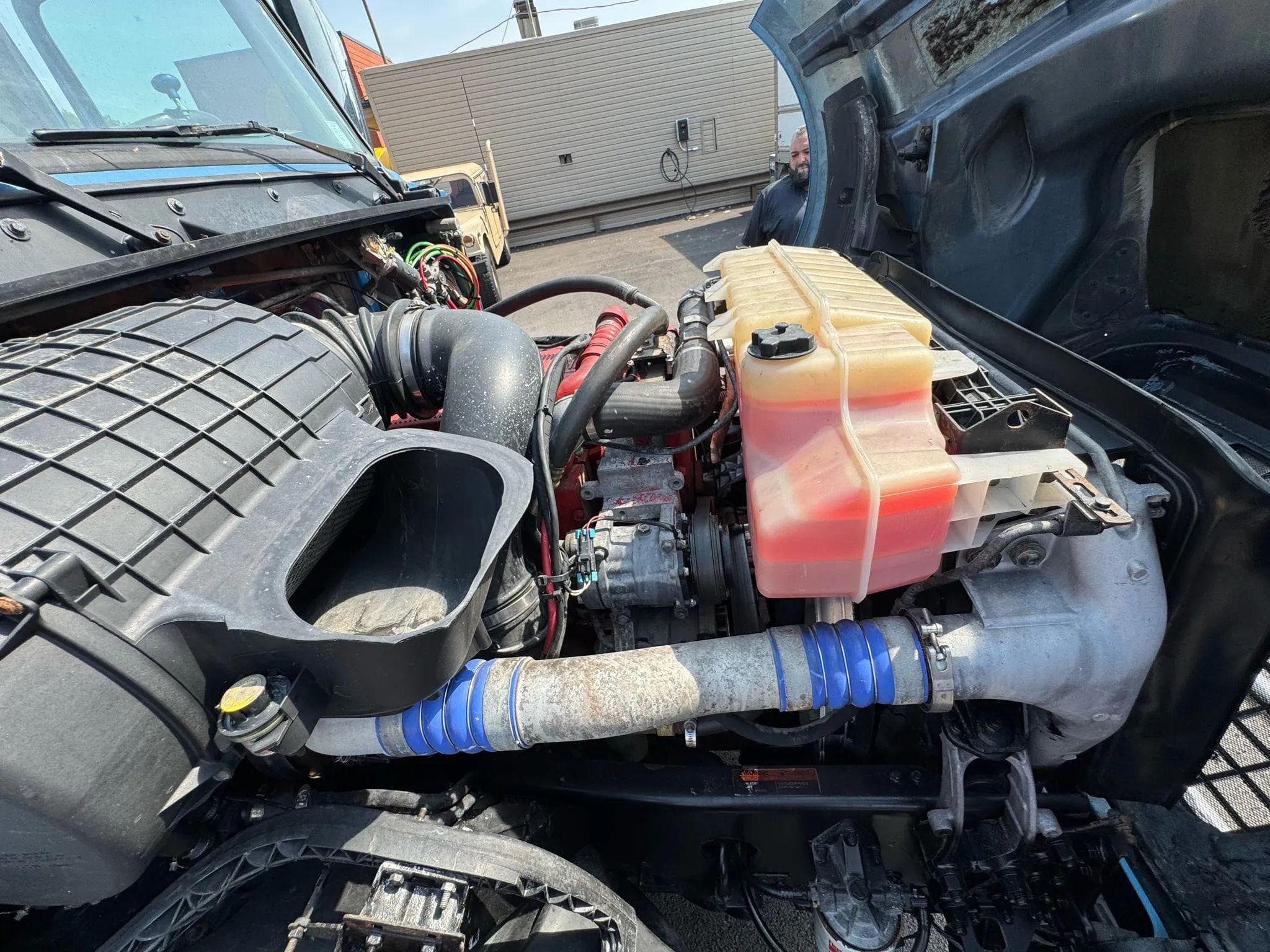 2012 Volvo VNL image 14