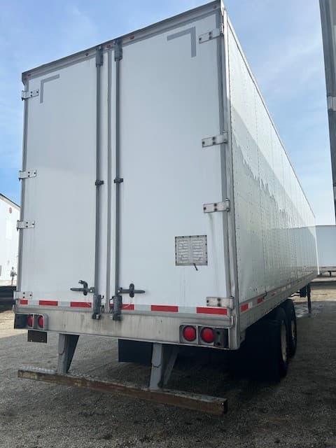 2017 Utility 4000D-X image 3