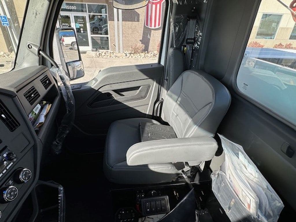 New 2026 KENWORTH T380 image 15