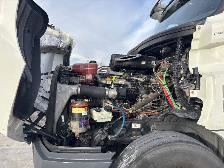 2018 Freightliner Cascadia image 3