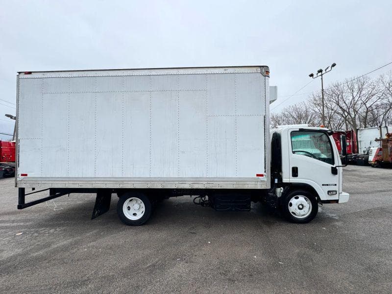 2018 Isuzu NQR image 4