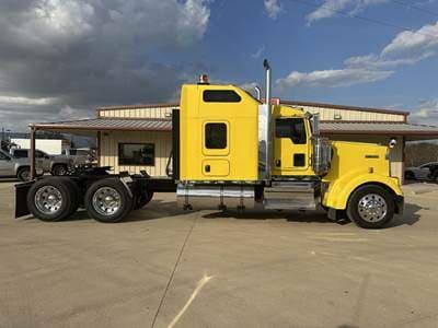 2021 Kenworth W9 Series image 7