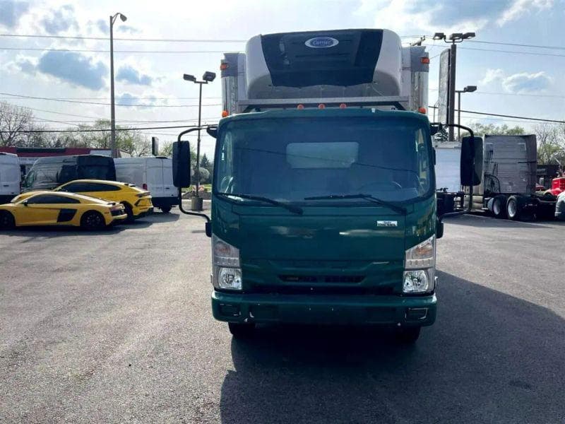 2019 Isuzu NPR image 1