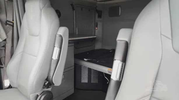 2021 Kenworth T680 image 6