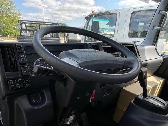 2024 Isuzu NRR image 10