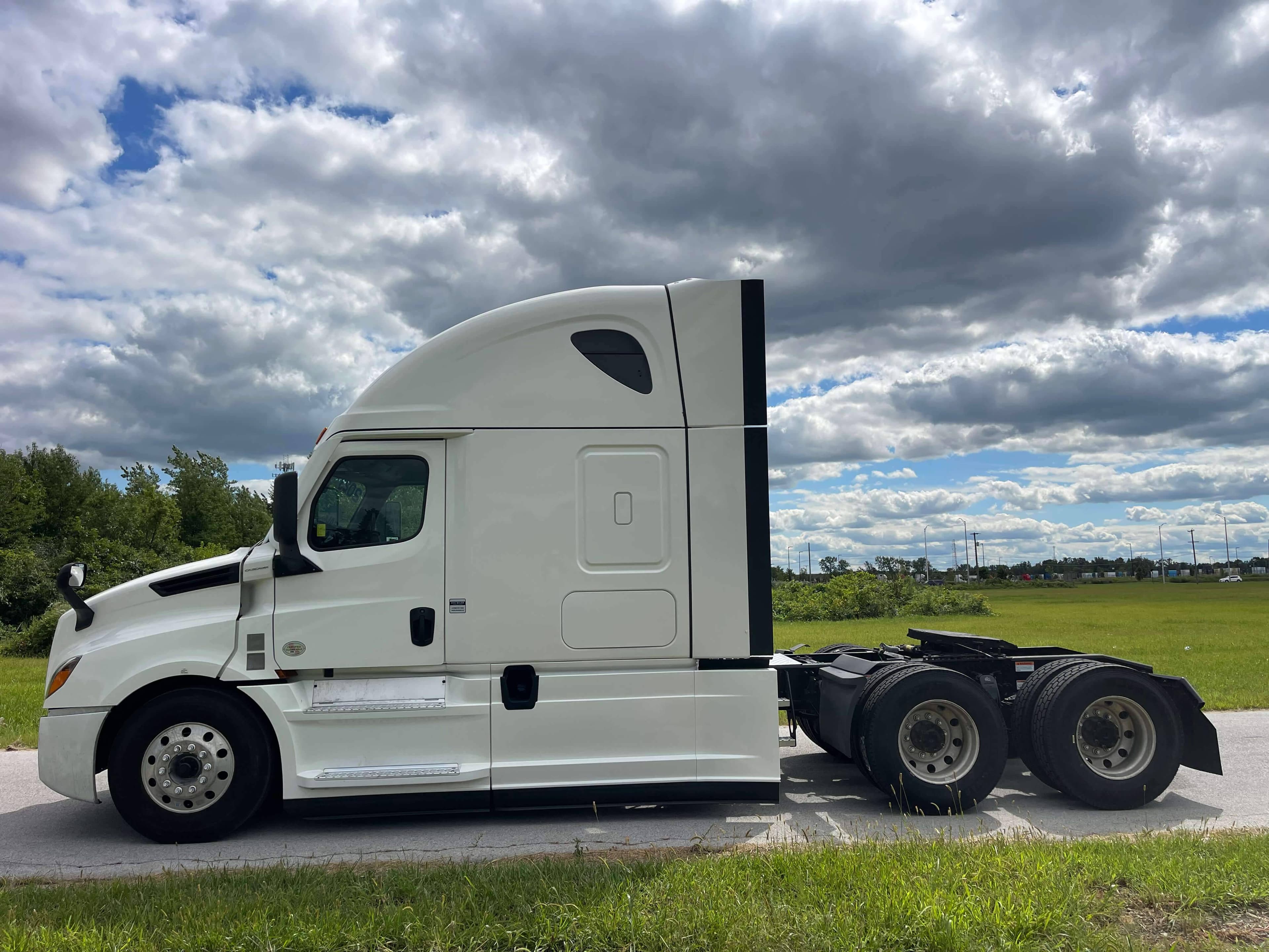 2023 Freightliner Cascadia 126 image 5