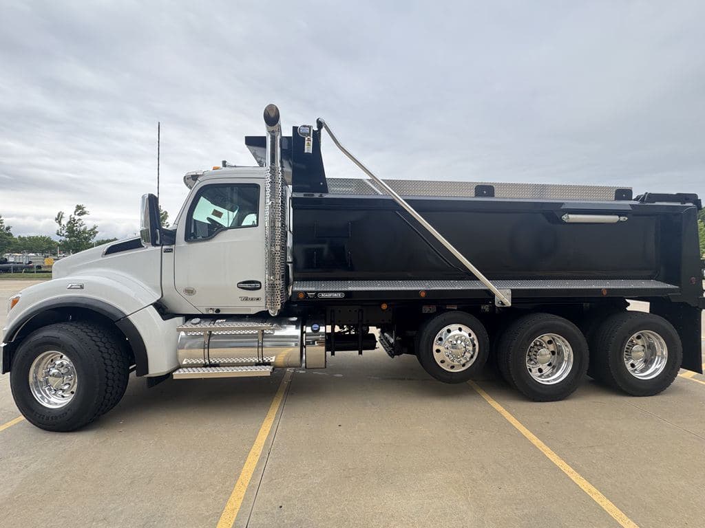New 2026 KENWORTH T880 image 6