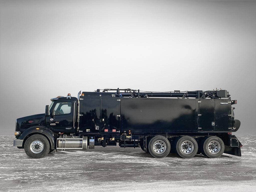 2024 Peterbilt 567 image 3