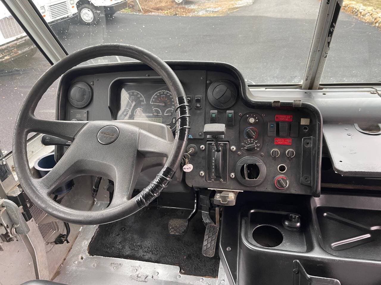 2010 Freightliner MT45 image 15