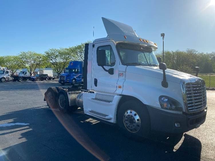 2018 Freightliner Cascadia image 3
