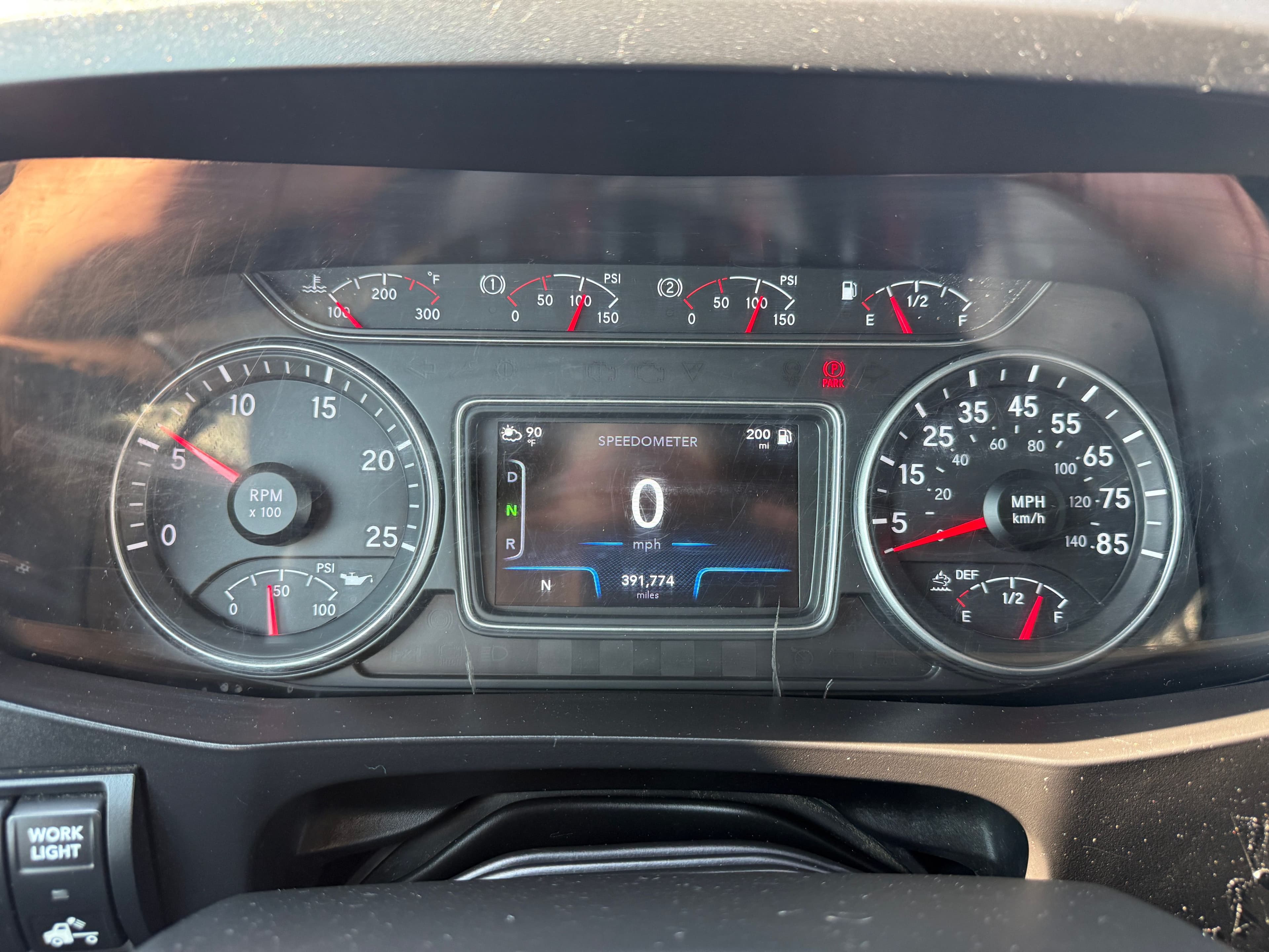 2021 International LT625 image 11