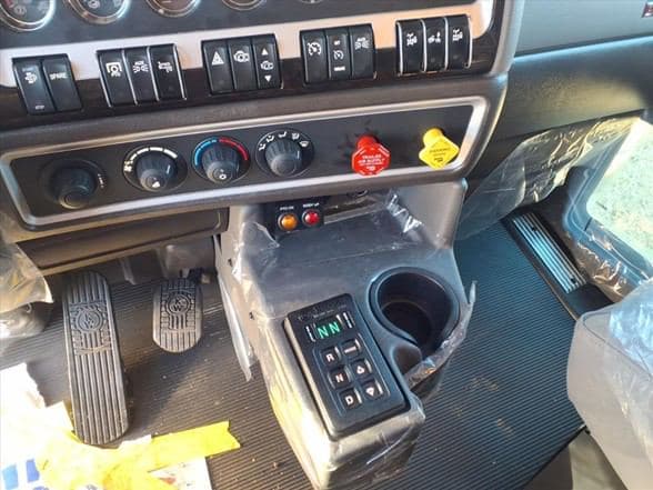 2026 Kenworth W900 image 16