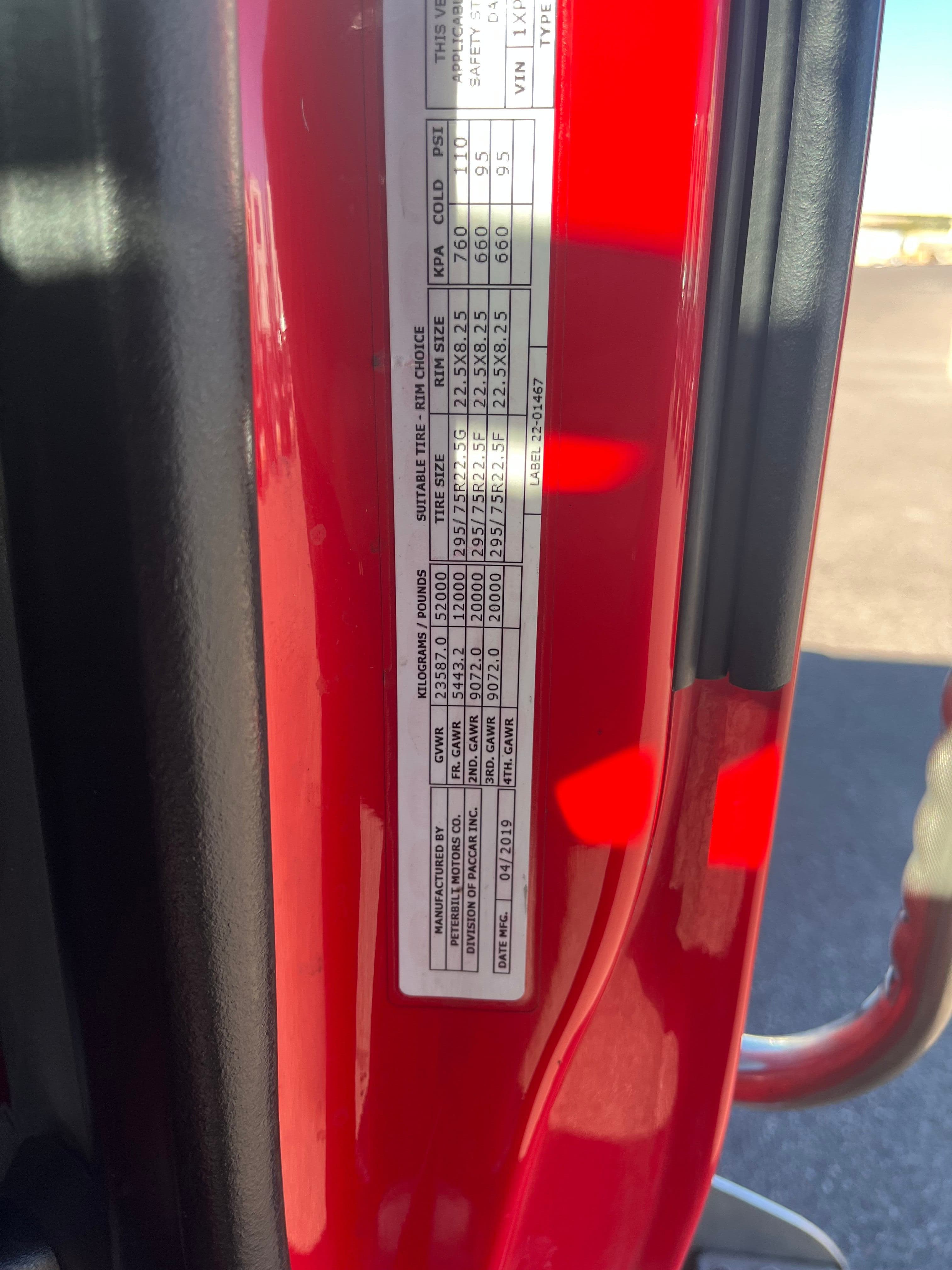 2020 Peterbilt 579 image 8