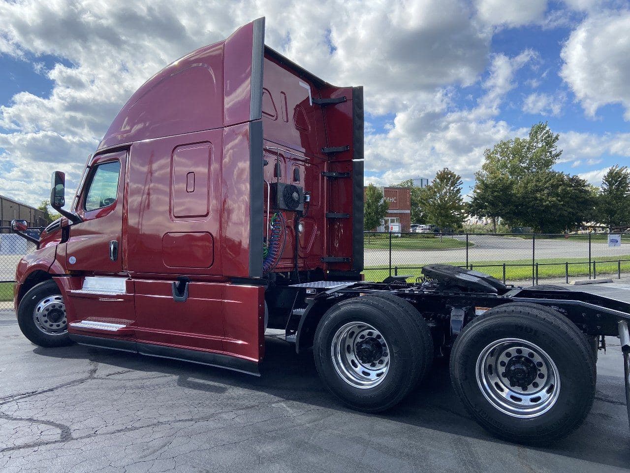 2020 FREIGHTLINER Cascadia CA126 Tandem Axle Sleeper image 7