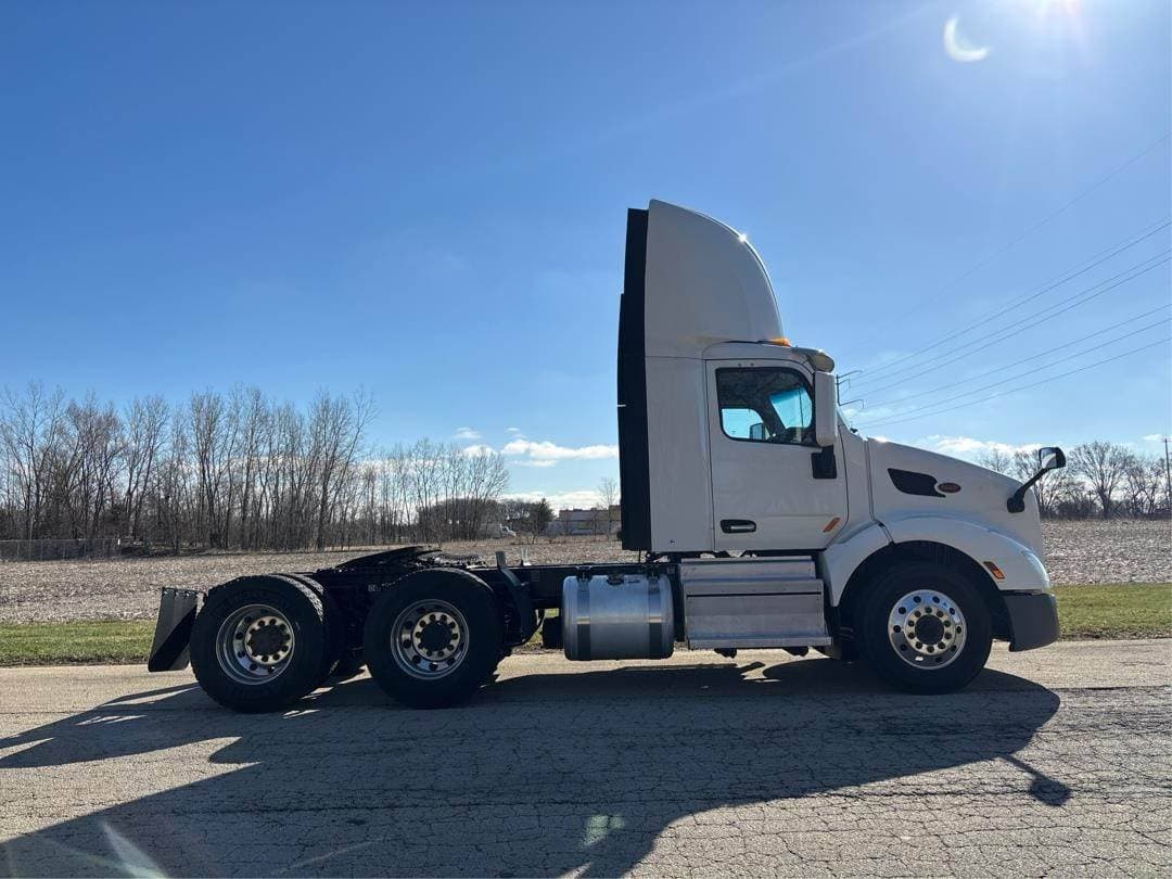 2020 Peterbilt 579 image 7