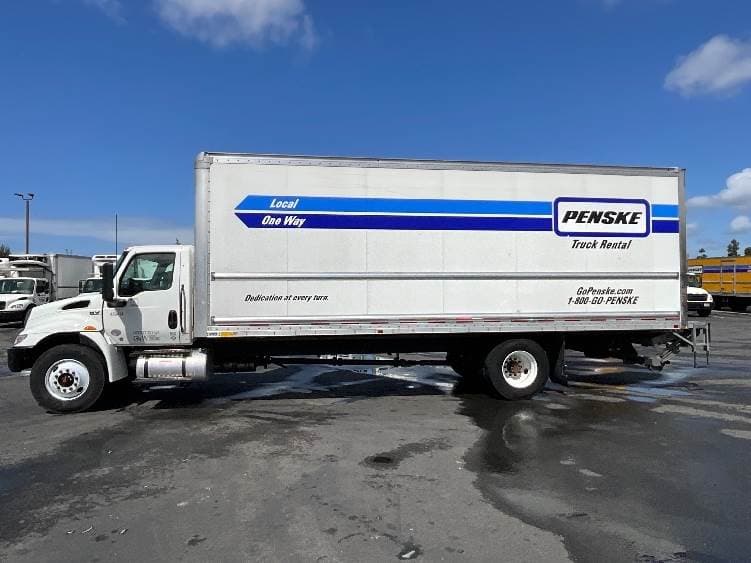 2022 International MV607 Box Truck - 220HP, 6 Speed Automatic, Roll up Door image 4