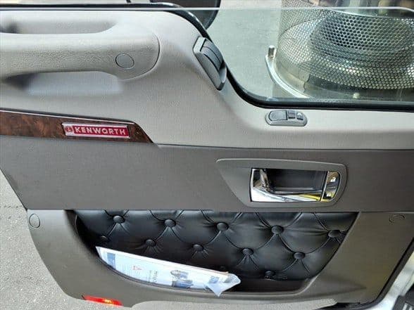 2026 Kenworth W900 image 18
