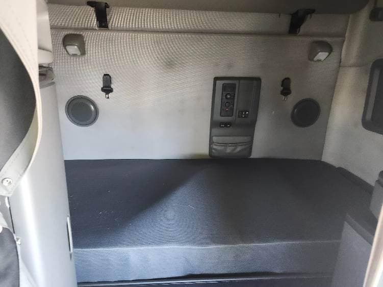 2023 Volvo VNL image 11