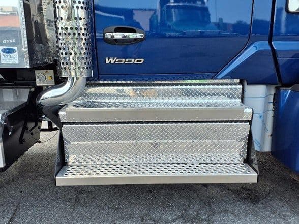 2026 Kenworth W990 image 2