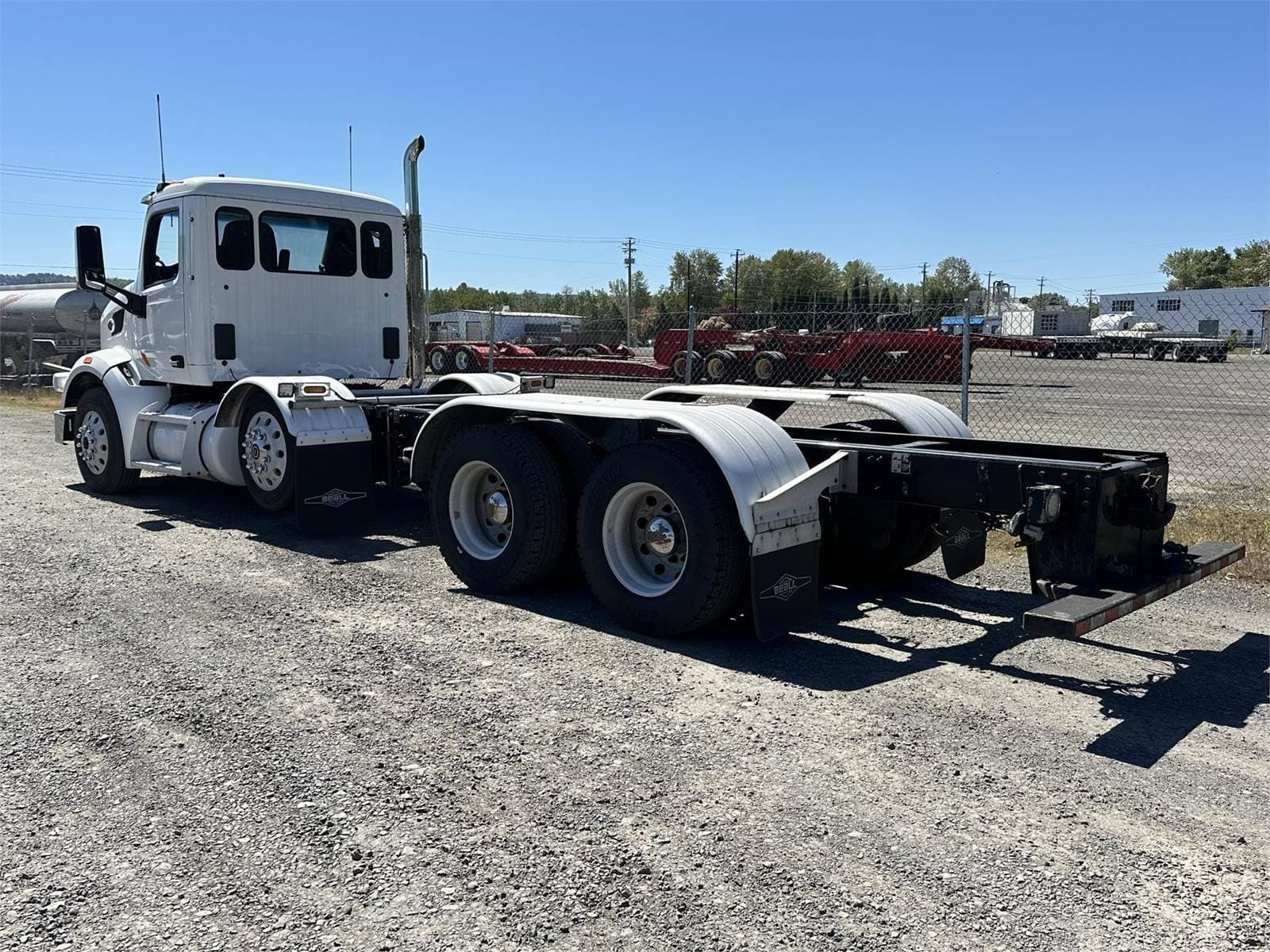 2017 Peterbilt 567 image 3