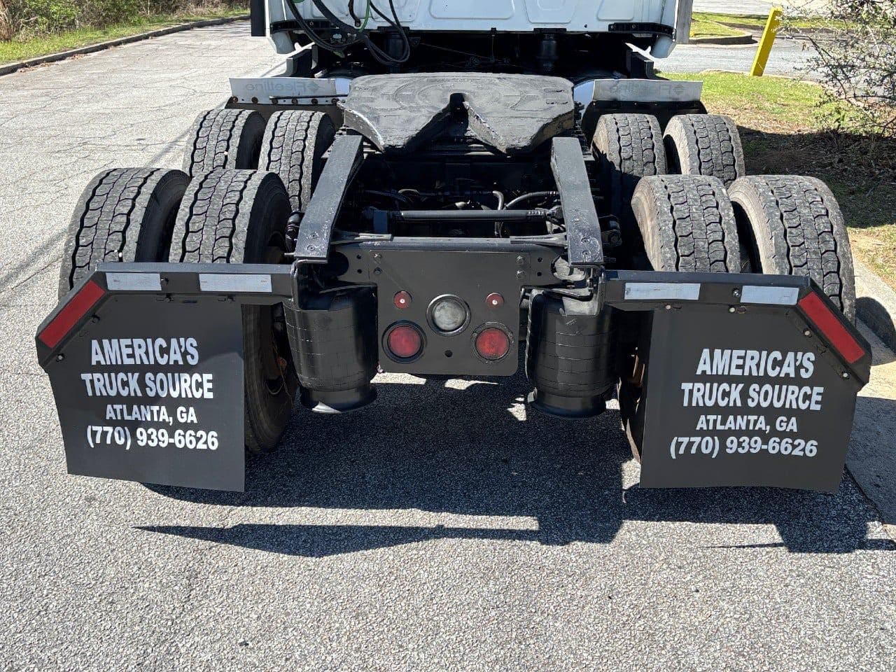 2018 International LT625 image 12