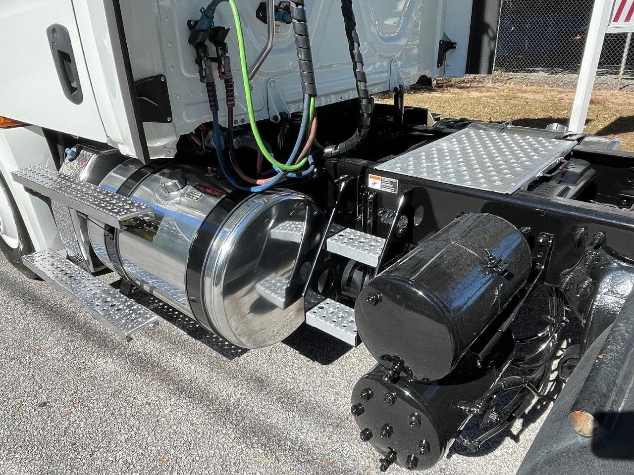 2020 Freightliner Cascadia 126 image 11