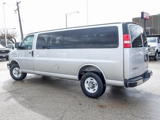 2025 Chevrolet Express 3500 LT Passenger image 5