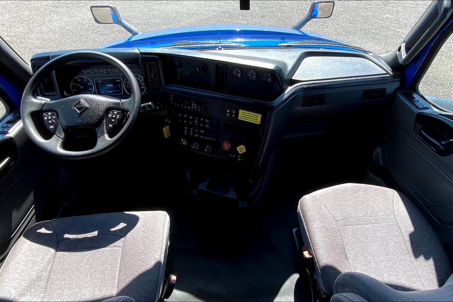 2022 International LT625 Sleeper Semi Truck - 73" Raised Roof Sleeper, A26 450HP, 12 Speed image 15