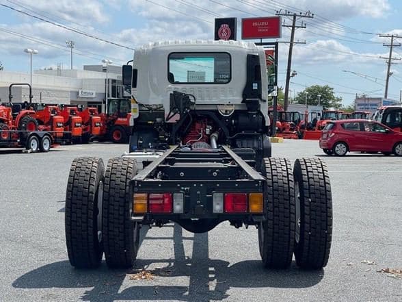 2025 Isuzu FTR image 10